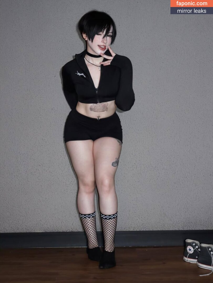 Akemy Sama, AkemySama, akemi101xoxo, akemy.sama Оголені зливи OnlyFans Фото #1307