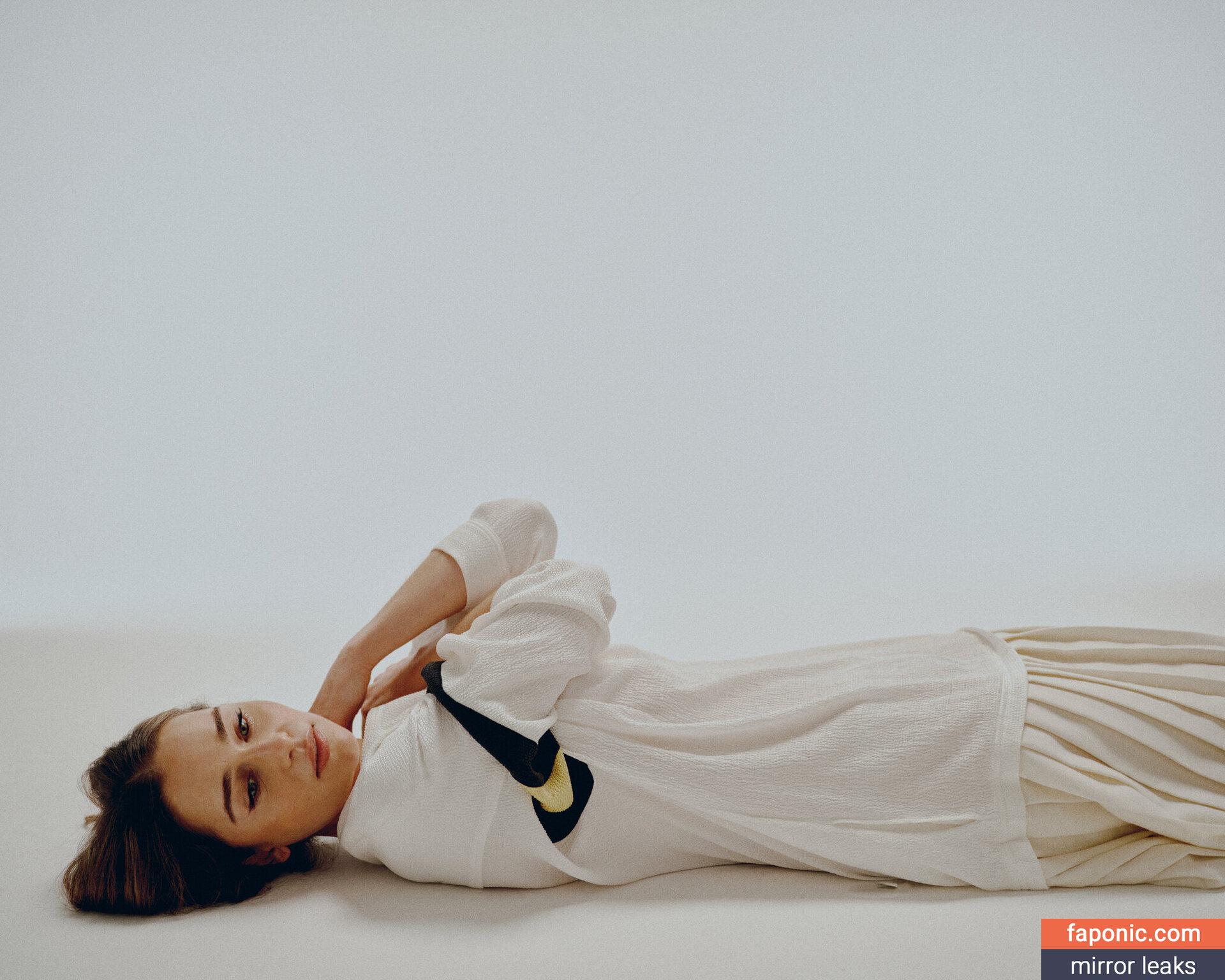 Emilia Clarke, clarkeyxo, emilia_clarke, emiliaclarke, emiliaclarkecentral, https: Оголені зливи OnlyFans Фото #240