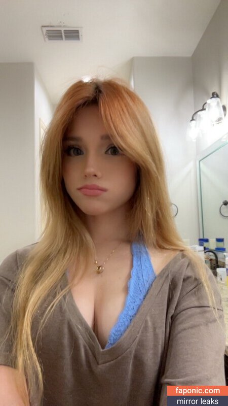 emmybeehz, emmyuh, emmyurr Оголені зливи OnlyFans Фото #255
