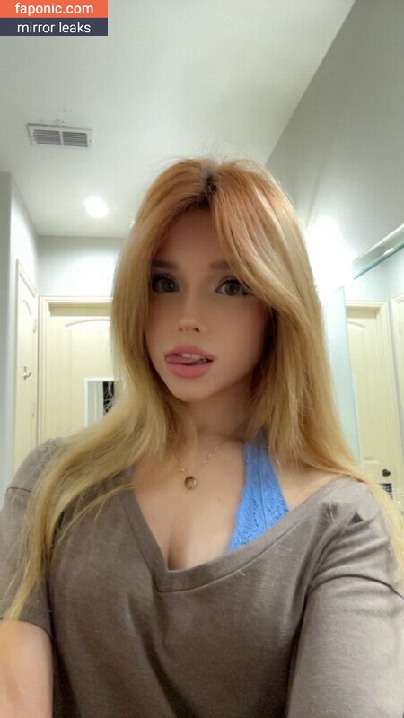 emmybeehz, emmyuh, emmyurr Оголені зливи OnlyFans Фото #256