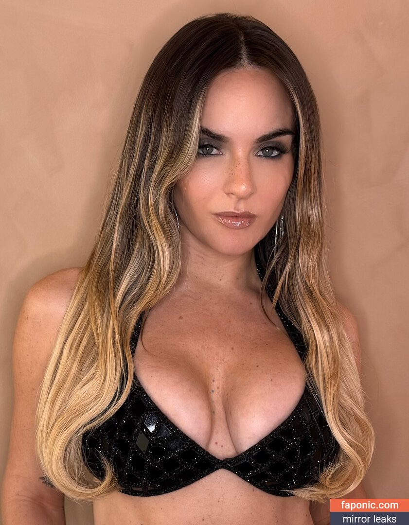 JoJo Levesque, iamjojo Оголені зливи  Фото #49