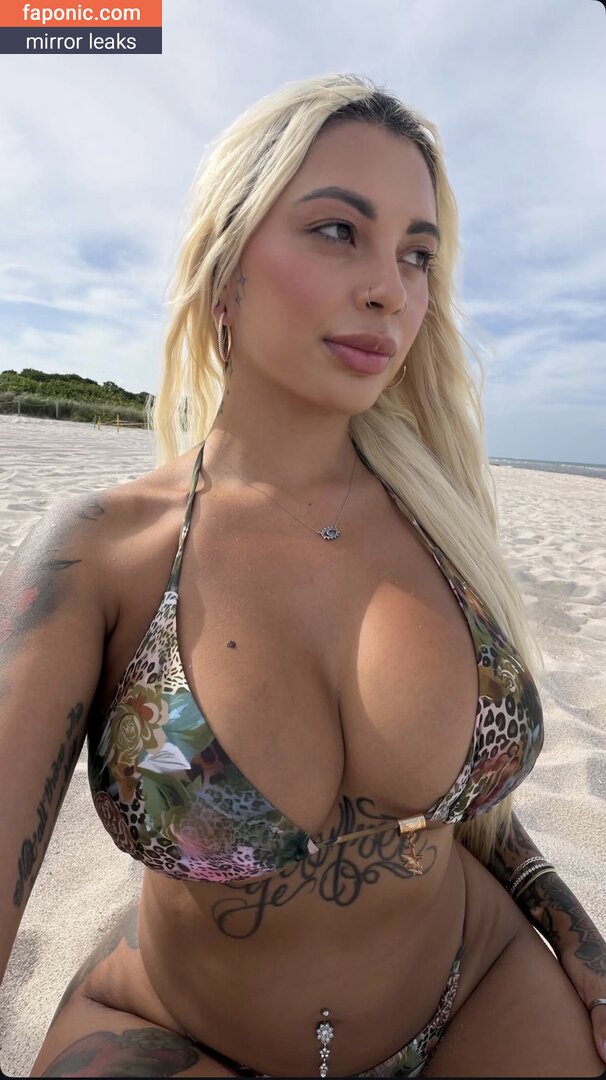 Licii Sanchez, liciis, lizisanchez Оголені зливи OnlyFans Фото #2