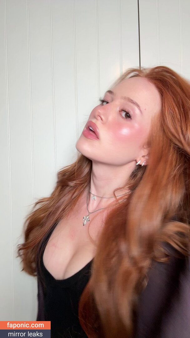 Madelaine Petsch, https:, madelainepetsch, madelame Оголені зливи OnlyFans Фото #227