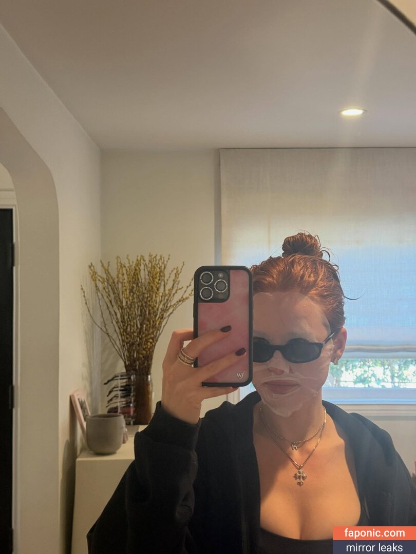 Madelaine Petsch, https:, madelainepetsch, madelame Оголені зливи OnlyFans Фото #367