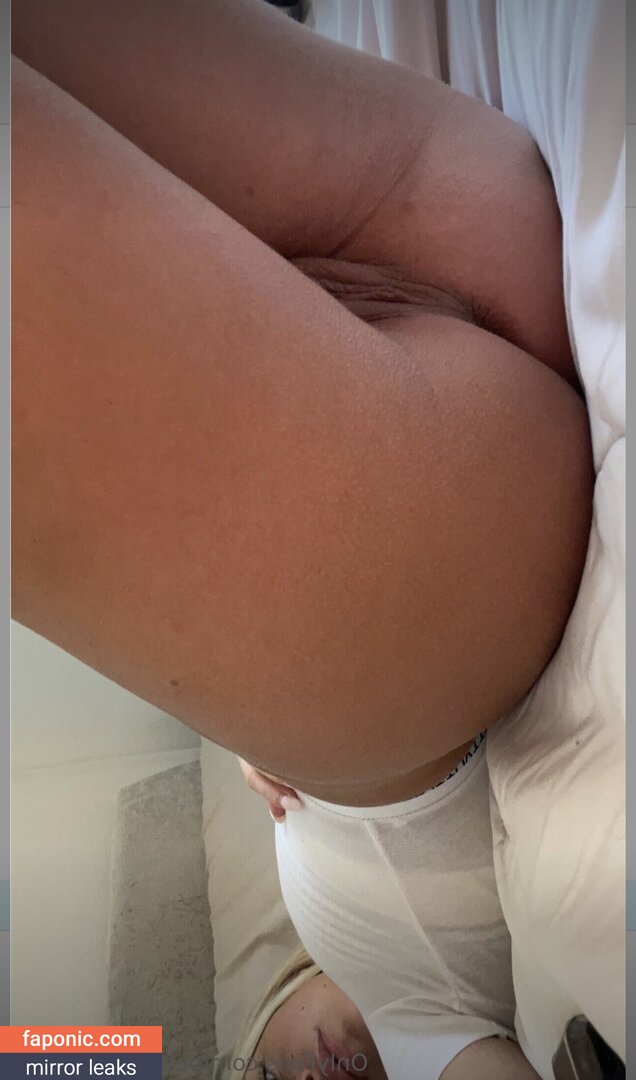 amy_nicolexx, amythompson893, petitesneakylink Оголені зливи OnlyFans Фото #33