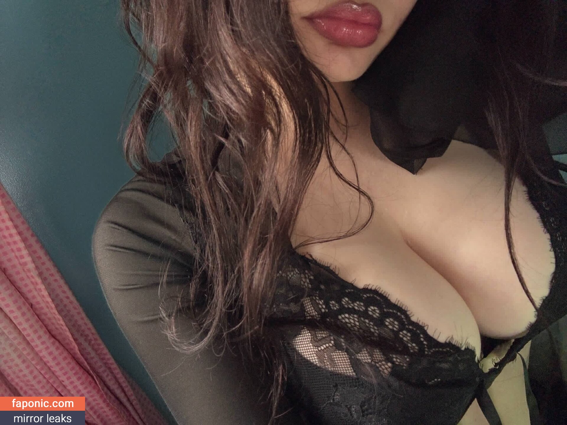 Robyn, robynsnotreal, rrr0byn, therealredrobyn Оголені зливи OnlyFans Фото #1