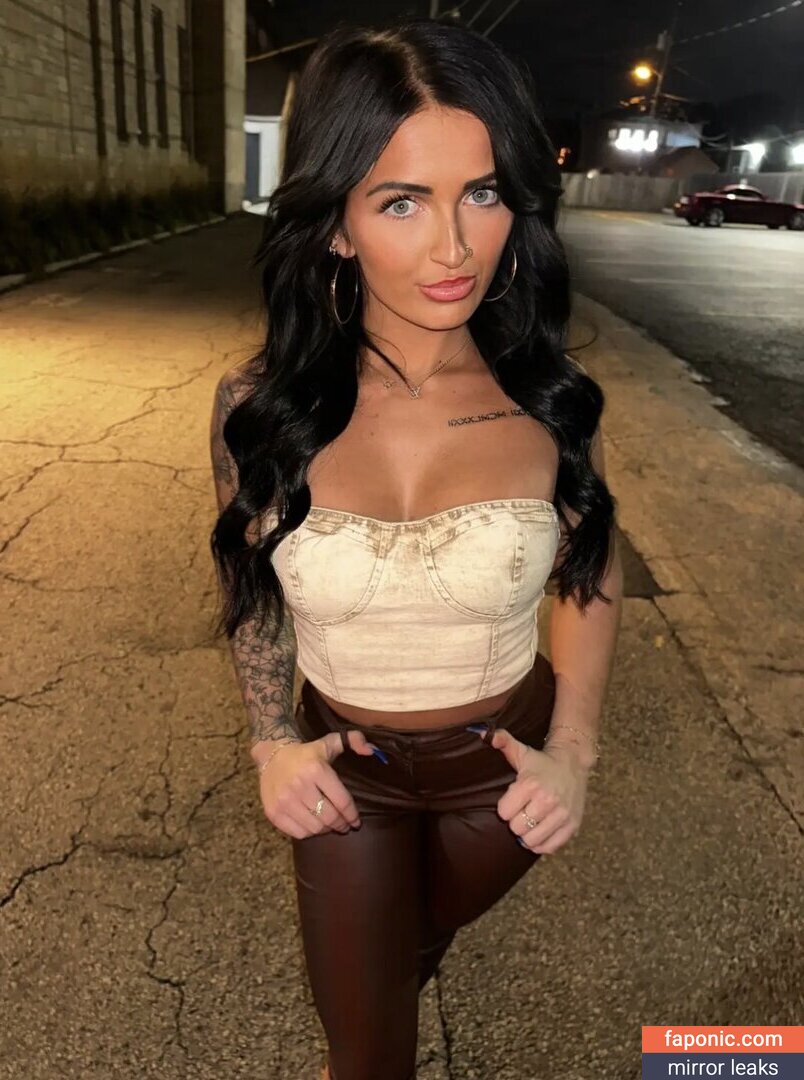 Petitetattedplati, Ronika Eskins, ronika_eskins Оголені зливи OnlyFans Фото #8