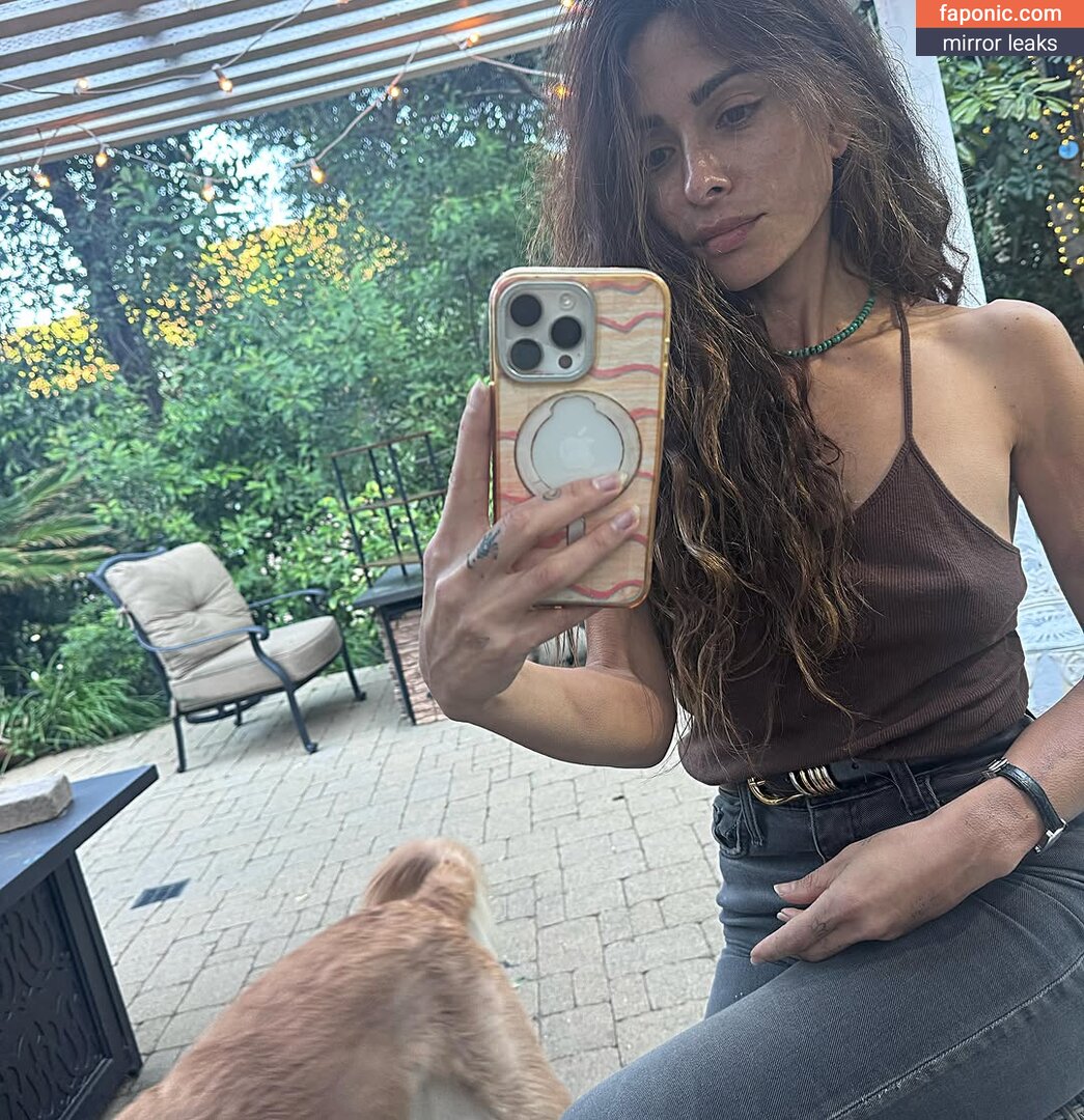 Sarah Shahi, sarahshahi Оголені зливи  Фото #56