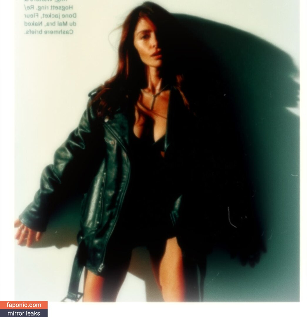 Sarah Shahi, sarahshahi Оголені зливи  Фото #57
