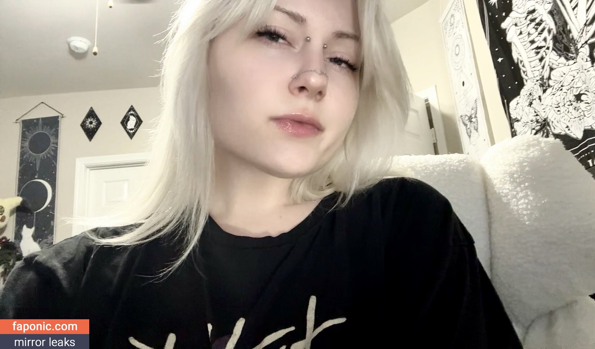 Sylvee, SylveeVT, ashhbearr_, onlyfans Оголені зливи OnlyFans Фото #11