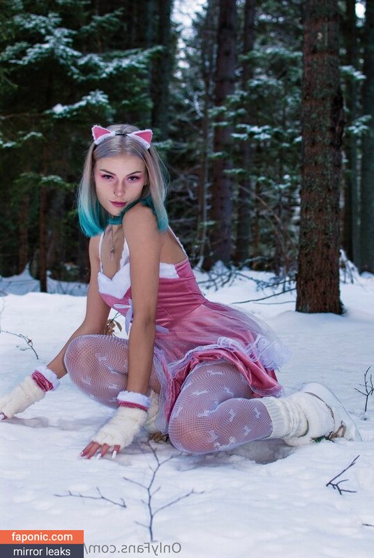 Trixy Blue, trixyblue, trixybluegirl Оголені зливи OnlyFans Фото #2