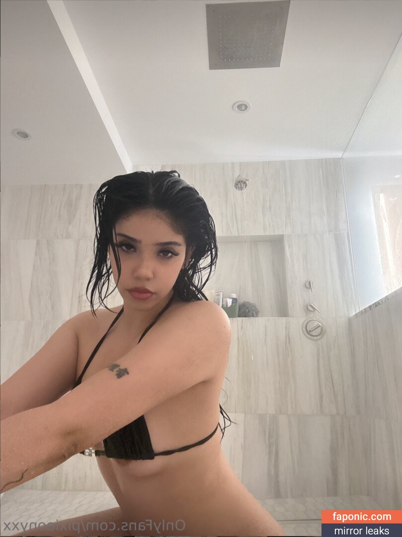 Victoria Vonne, pixieonyxx Оголені зливи OnlyFans Фото #78