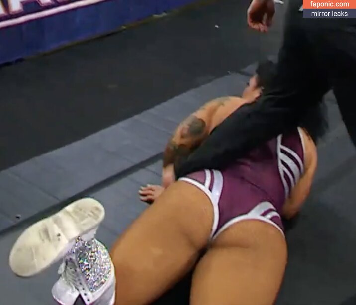 AEW, Willow Nightingale, willowwrestles Оголені зливи  Фото #21