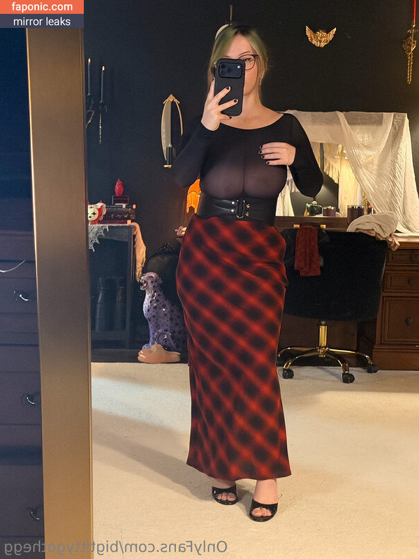 Bigtittygothegg, goth.egg, goth__egg, https: Оголені зливи OnlyFans Фото #118