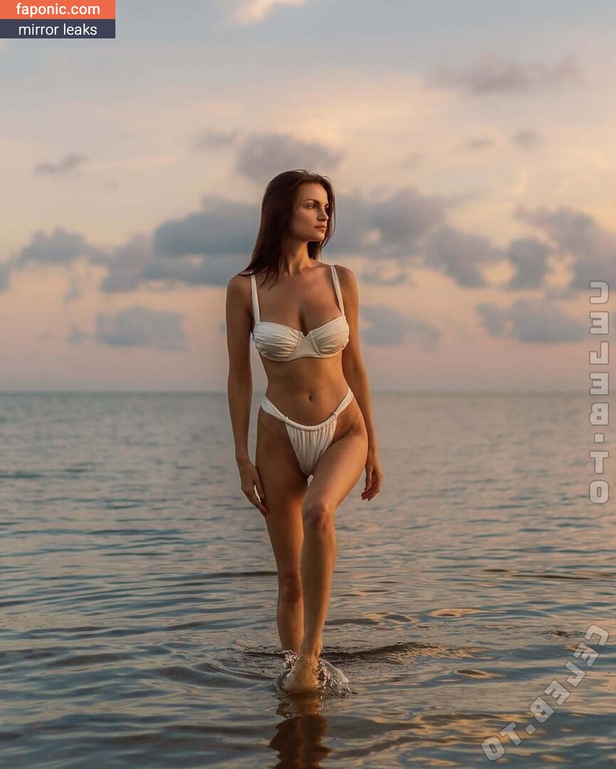 Alexis Reed, lexi_lou_thur, lexilouthur Оголені зливи OnlyFans Фото #36