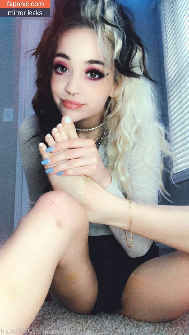 Blairhaze, cutestfeetgirl Оголені зливи OnlyFans Фото #9