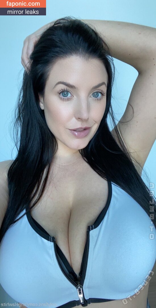ANGELAWHITE, Angela White, theangelawhite Оголені зливи OnlyFans Фото #32