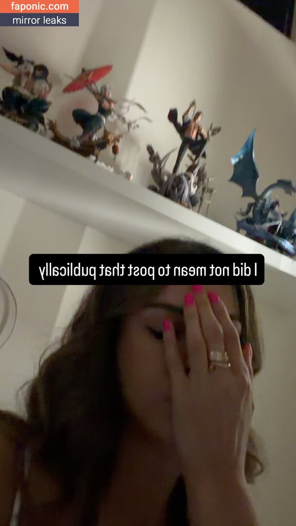 SSSniperWolf Оголені зливи OnlyFans Фото #24
