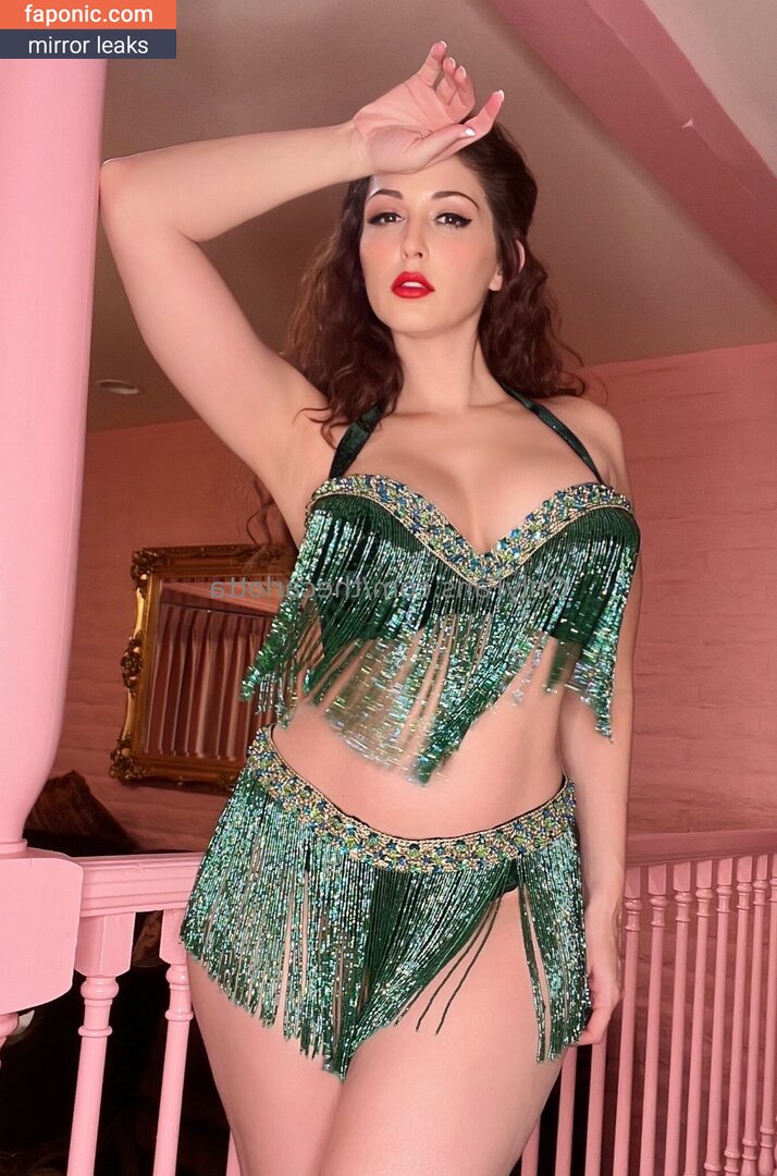 Carlotta Champagne, carlottachampagne, https:, thecarlotta Оголені зливи OnlyFans Фото #368