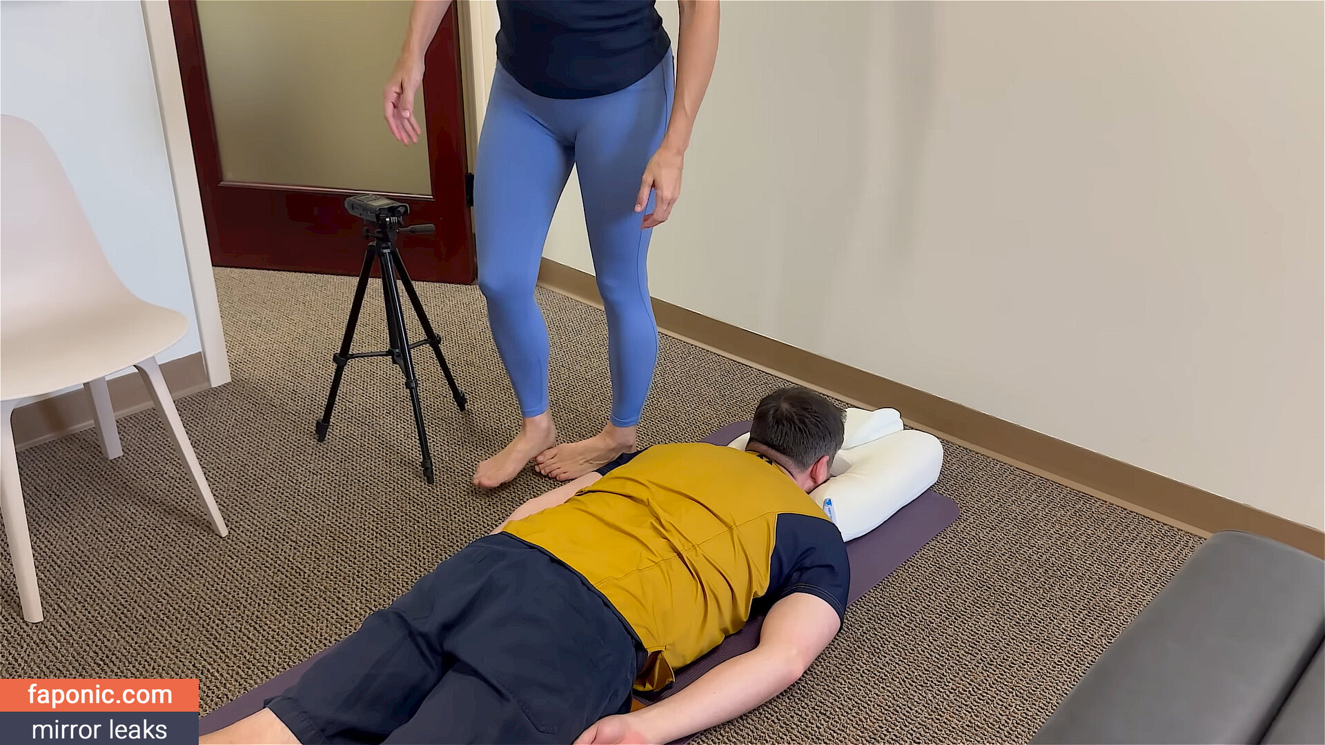 Brenda Mondragon, Chiropractor Оголені зливи  Фото #58