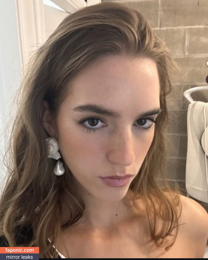 Emily Feld, emily.feld Оголені зливи OnlyFans Фото #3347