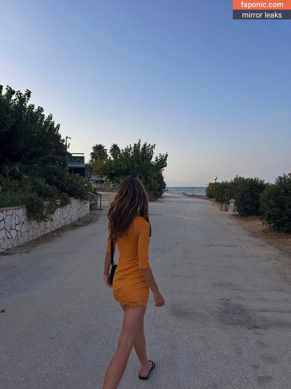 Emily Feld, emily.feld Оголені зливи OnlyFans Фото #3814