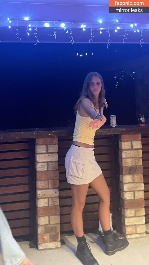 Emily Feld, emily.feld Оголені зливи OnlyFans Фото #3906