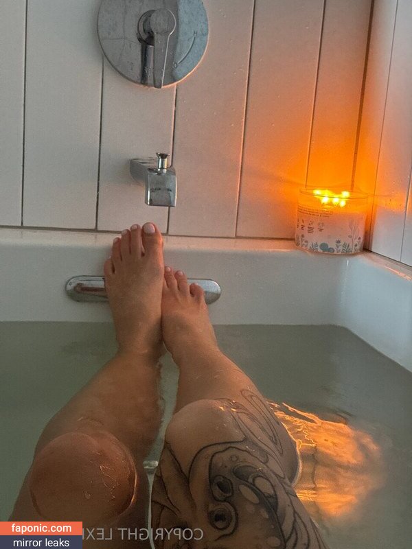Lexiepeterss, sexylexie Оголені зливи OnlyFans Фото #11