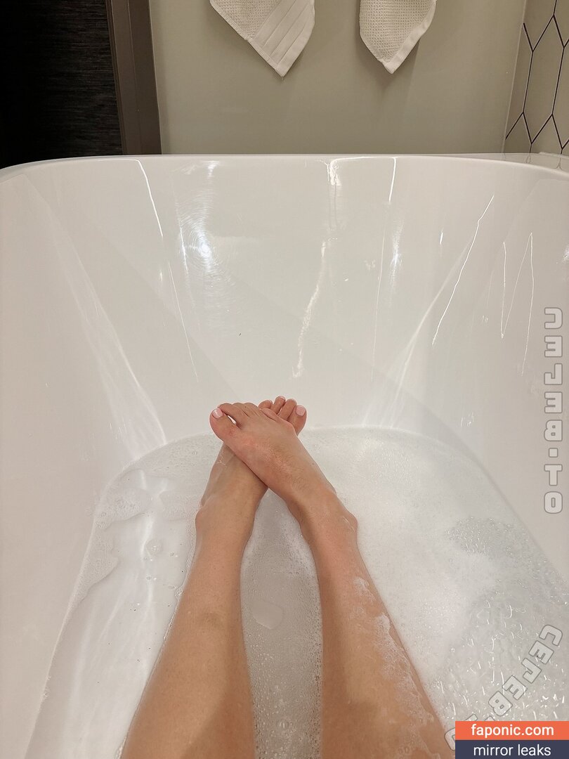 realboujeemom, the_boujeemommy, thegeminifairy Оголені зливи OnlyFans Фото #24