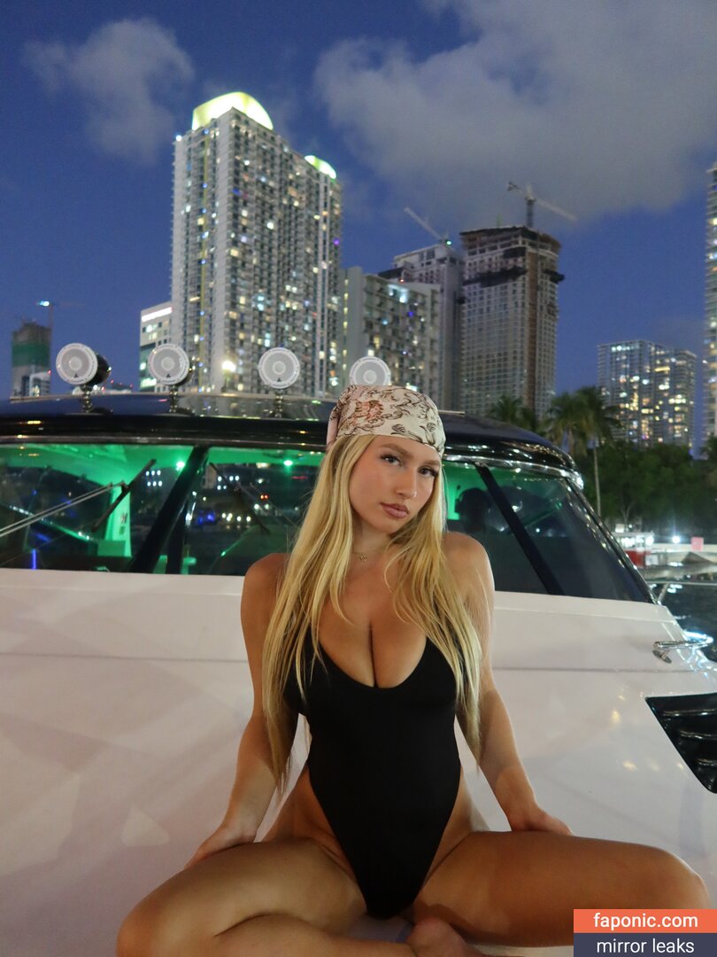 Trinity Raine, trinityy.raine, trinityyr Оголені зливи OnlyFans Фото #14