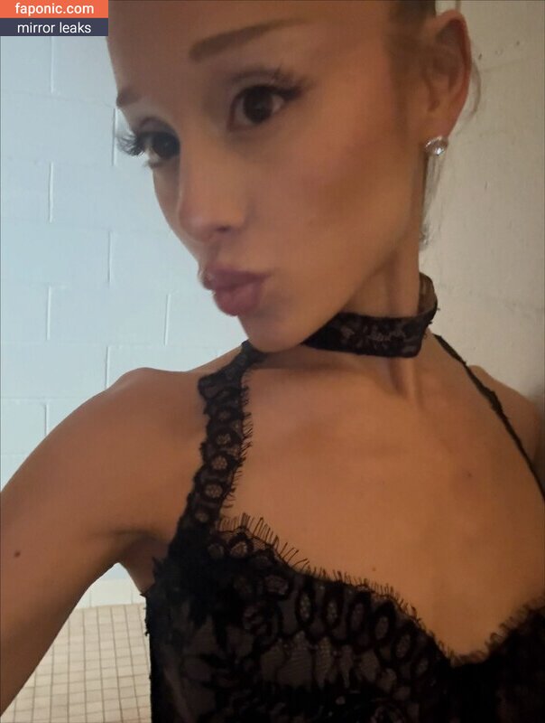 Ariana Grande, arianagrande, biancasotelo14 Оголені зливи OnlyFans Фото #176