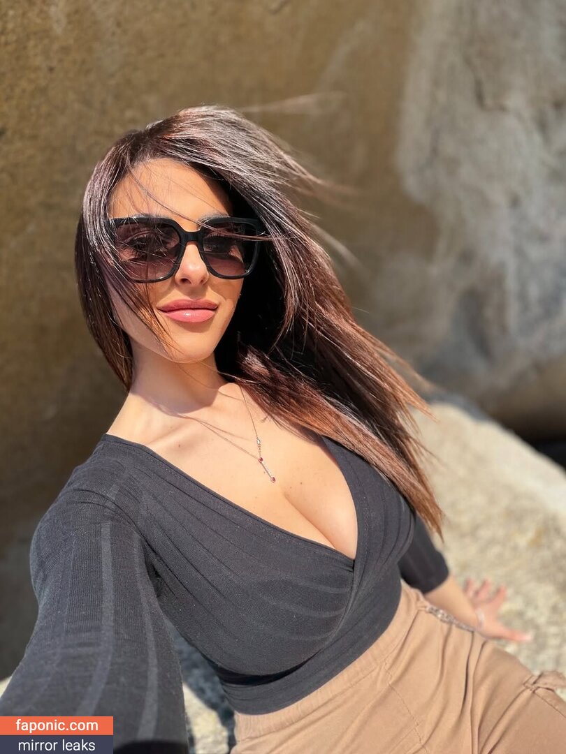Maddalena Cabizzosu, madame_x_93, madamex93 Оголені зливи OnlyFans Фото #103