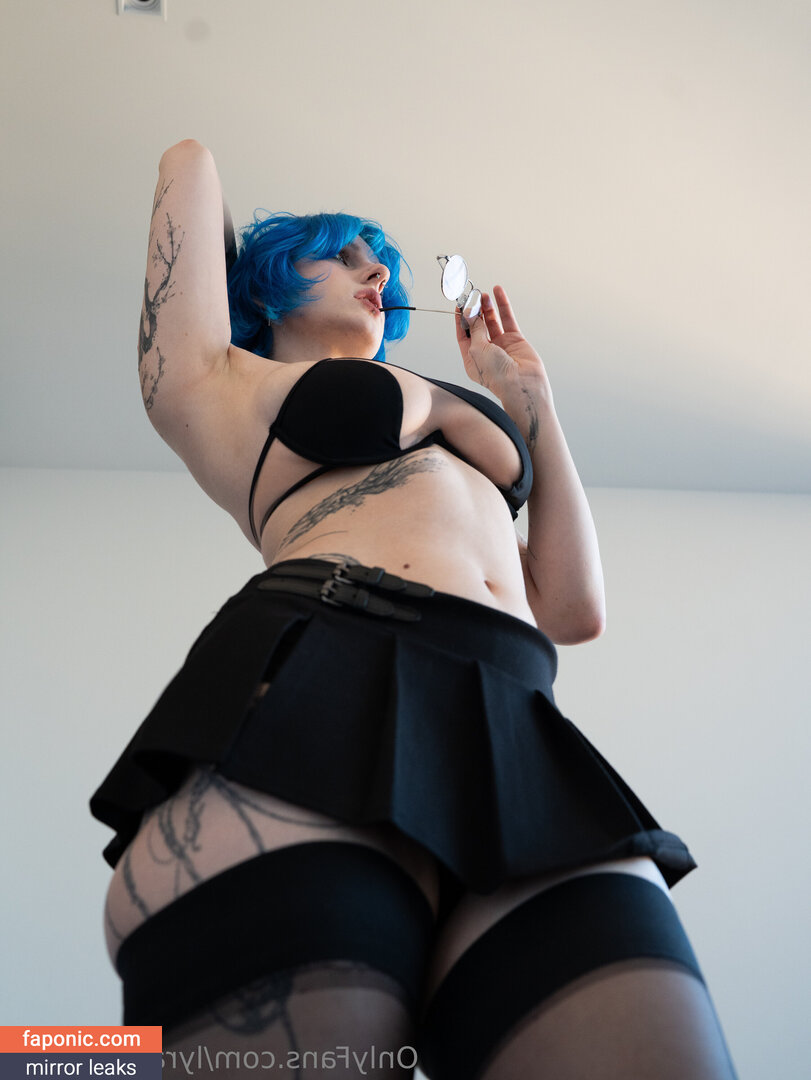 Lyra Crow, lyracr0w0 Оголені зливи OnlyFans Фото #117