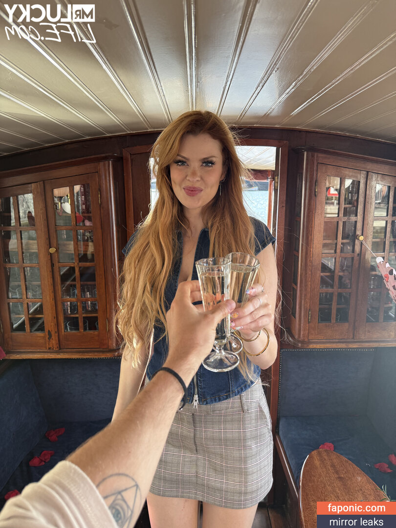 Elly Clutch, PeachGoneWild, ellyclutch, ellyclutchh Оголені зливи OnlyFans Фото #140