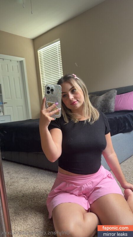 Aria Banks, ariabanksxxx, freeariabanks Оголені зливи OnlyFans Фото #12
