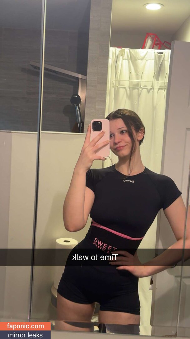 Nikki Woods, nikki_neko, nikkiwoodss Оголені зливи OnlyFans Фото #75