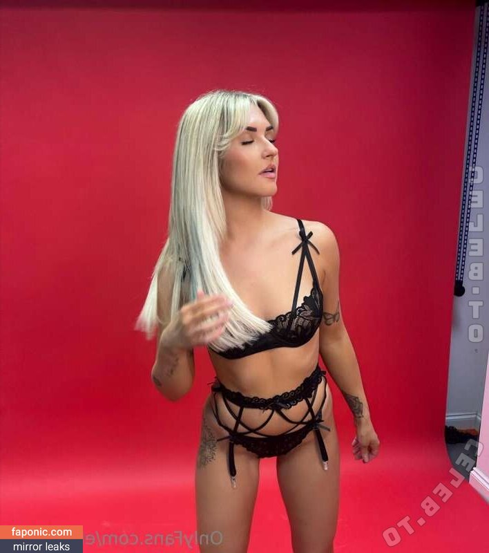 Ellarose.tv Оголені зливи OnlyFans Фото #3
