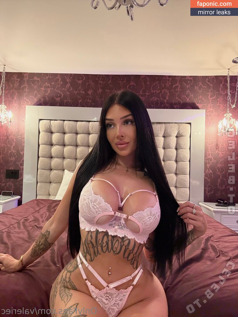 Valerie Cossette, https:, valerie.c_, valeriec, valeriecossett Оголені зливи OnlyFans Фото #18