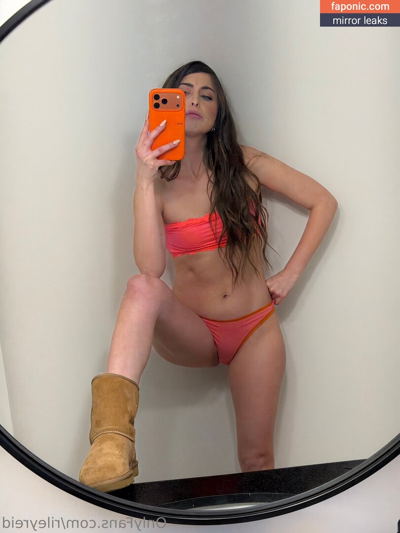 Riley Reid, RileyReidTikTok, hellorileyreid, rileyreidx3 Оголені зливи OnlyFans Фото #2764