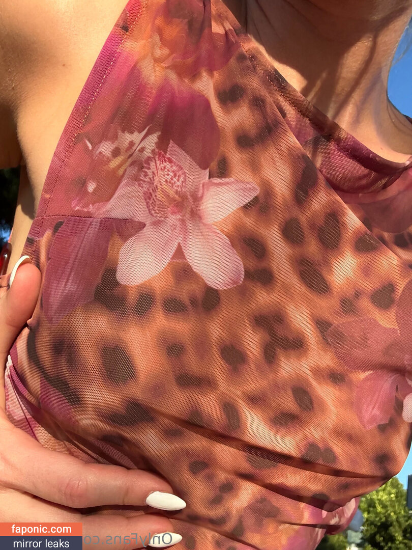 Riley Reid, RileyReidTikTok, hellorileyreid, rileyreidx3 Оголені зливи OnlyFans Фото #2923