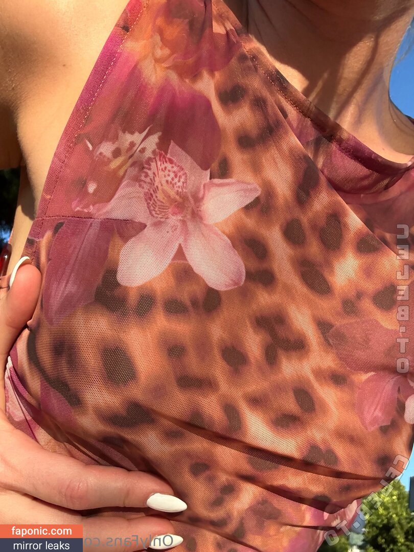 Riley Reid, RileyReidTikTok, hellorileyreid, rileyreidx3 Оголені зливи OnlyFans Фото #2945