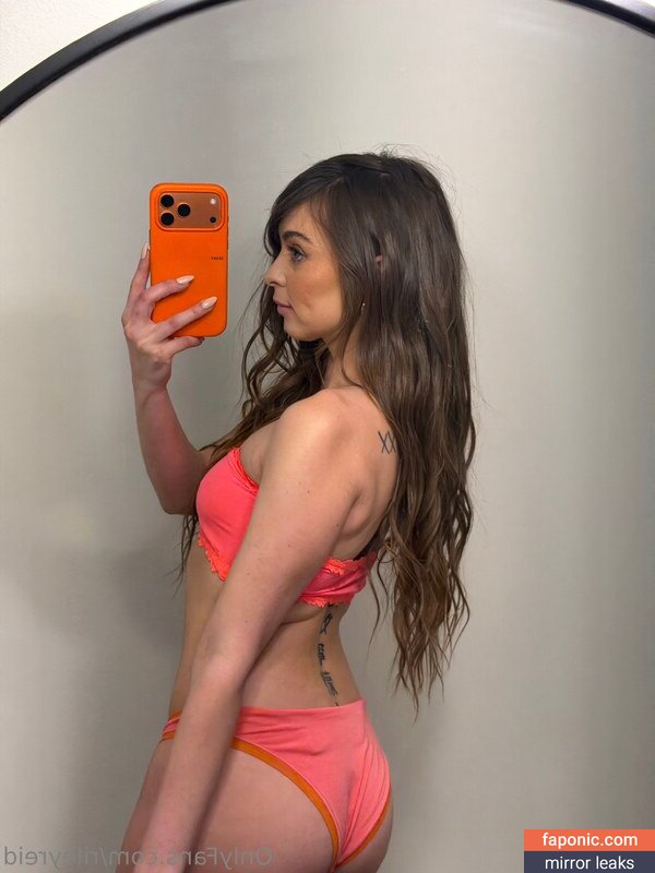 Riley Reid, RileyReidTikTok, hellorileyreid, rileyreidx3 Оголені зливи OnlyFans Фото #3100